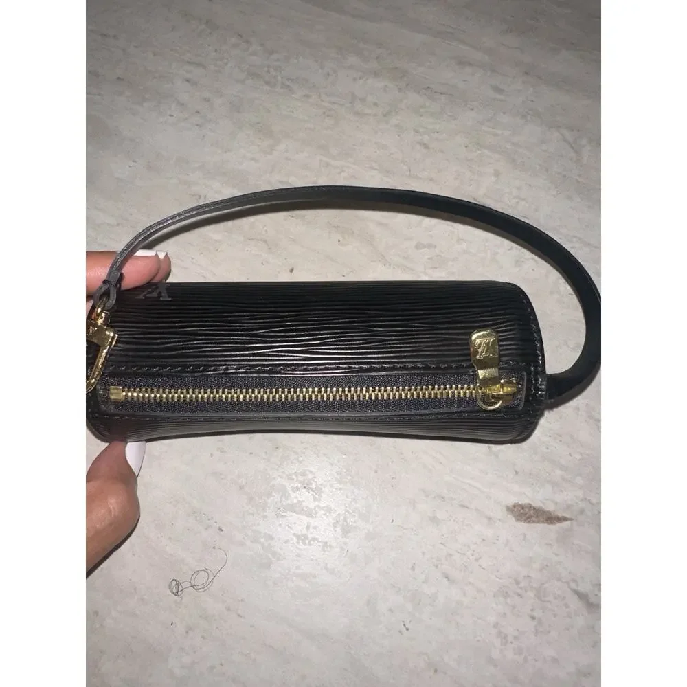 Louis Vuitton Black Mini Papillon Leather Handbag Purse Excellent Condition